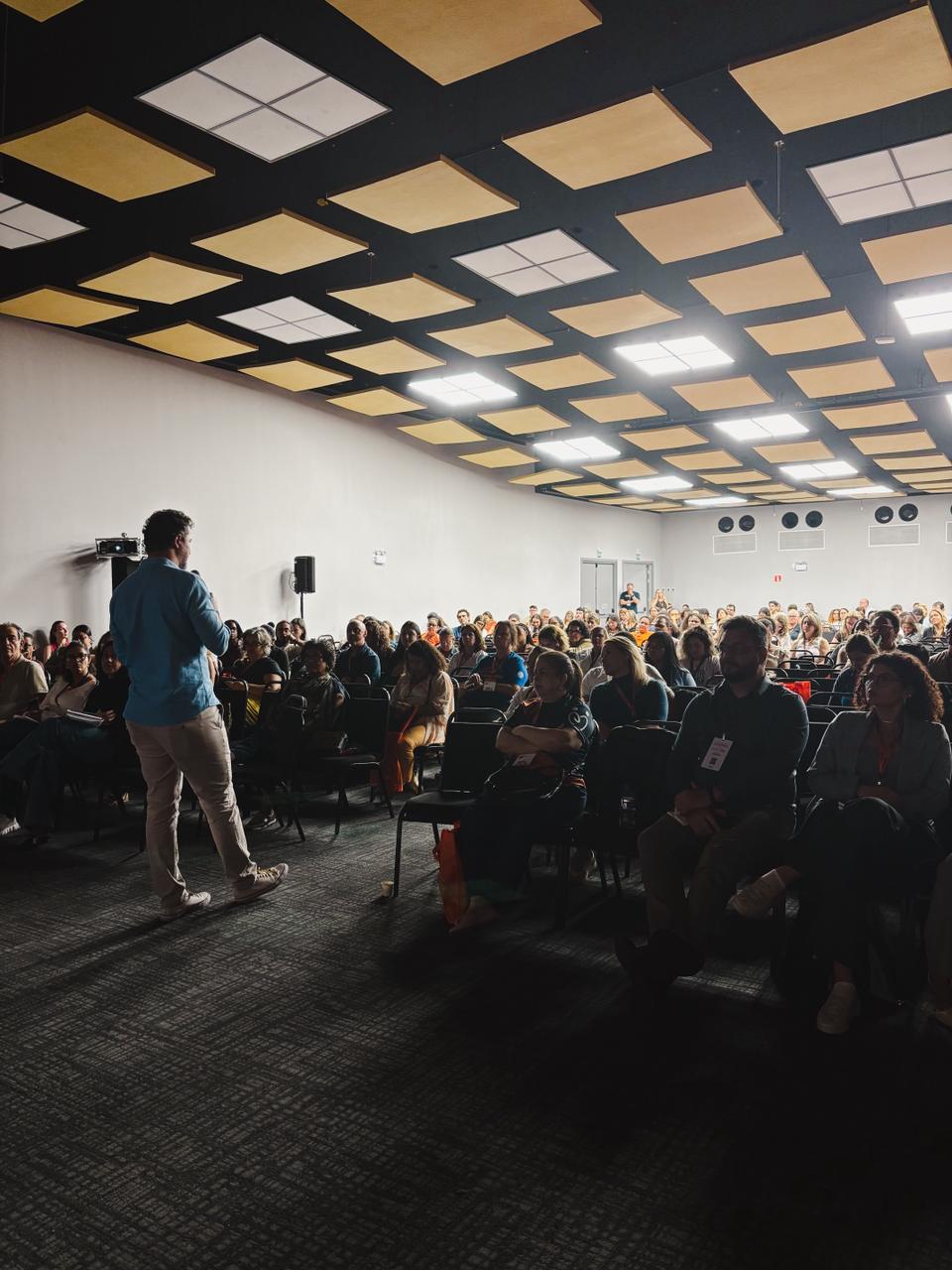 Palestra do Áureo sobre lançamento da Bússola Financeiro no FIFE 2026